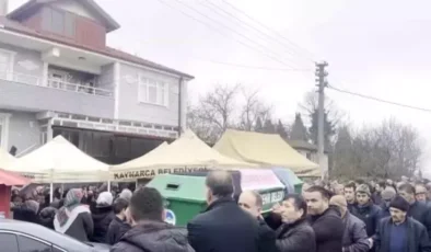 Kocaeli’de trafik kazasında hayatını kaybeden 14 yaşındaki öğrenci Sude Tamir toprağa verildi